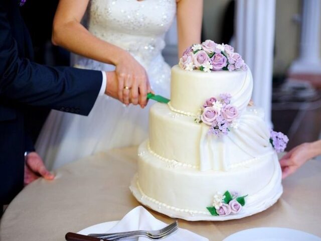 Love in Every Layer: The Muse Dessert Approach to Wedding Cake Dubai
