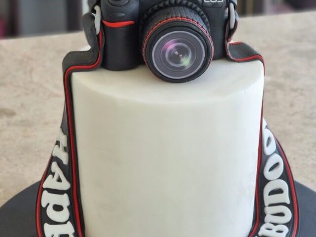 Cake Customization Dubai Trends: From Minimalist to Masterpiece